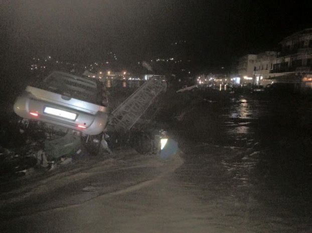 Αρματαγωγό με βαρέα μηχανήματα του Μηχανικού αποπλέει για Σκόπελο