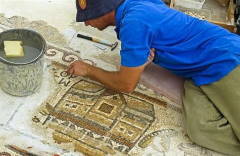 Σπάνιο βυζαντινό ψηφιδωτό ανακάλυψαν αρχαιολόγοι στο Κίριατ Γκατ