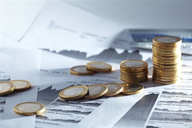 IOBE: Επί τα βελτίω αναθεώρηση της ύφεσης για το 2015