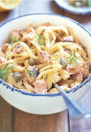 Λιγκουίνι με φρέσκο σολομό και κρέμα γάλακτος ΦΑΓΕ