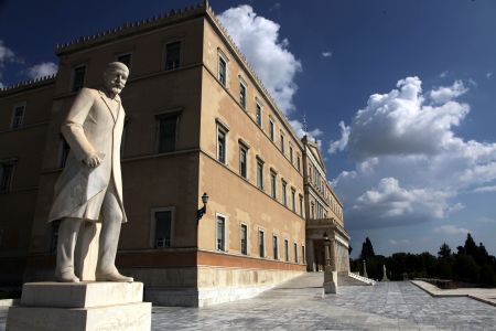 Βουλή: Αυστηρότατα μέτρα ασφαλείας εν όψει της ομιλίας Ολάντ