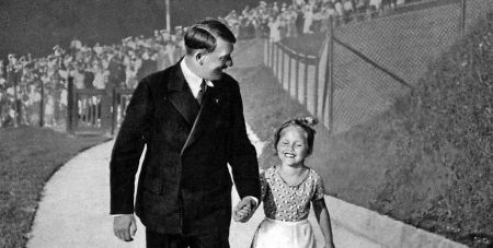 Κέικ με τον Χίτλερ