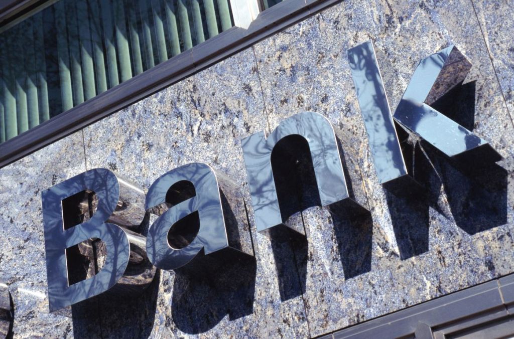 Αγωνία για τη δεύτερη δόση των €15 δισ. του τραπεζικού πακέτου