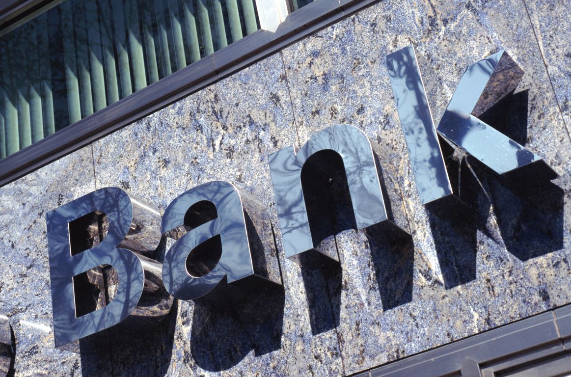 Αγωνία για τη δεύτερη δόση των €15 δισ. του τραπεζικού πακέτου