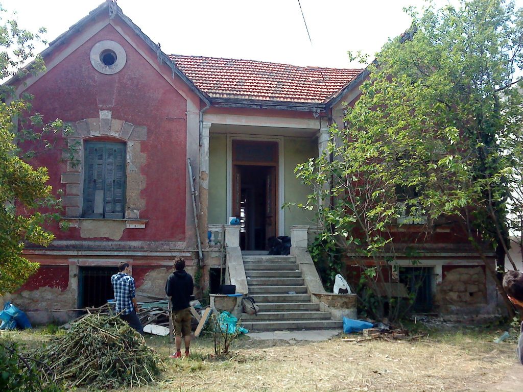 Έκρηξη στην υπό κατάληψη «Έπαυλη Κούβελου» στο Μαρούσι