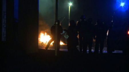 Συγκρούσεις της γαλλικής αστυνομίας με μετανάστες στο Καλαί