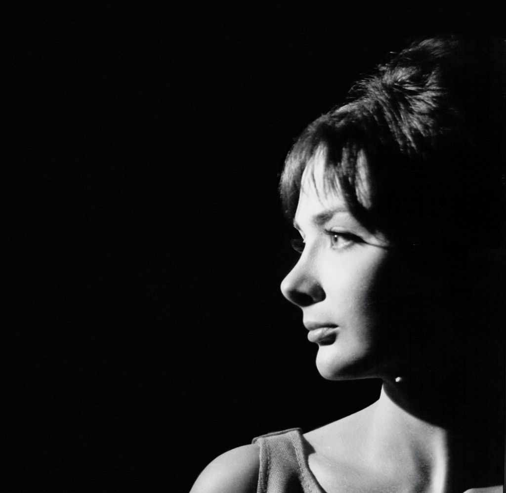 Ξένια de profundis