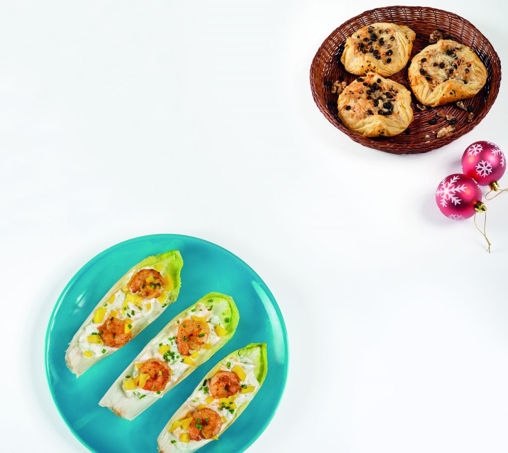 Καναπεδάκια με γαρίδες σε φύλλα αντίβ