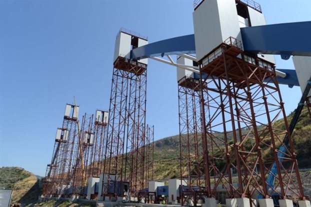 Εντός ημερών στην κυκλοφορία η τοξωτή γέφυρα στην Τσακώνα