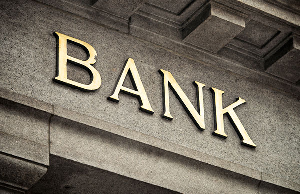 ΕΥ: Οι τράπεζες επανεξετάζουν τη διαχείριση κινδύνων