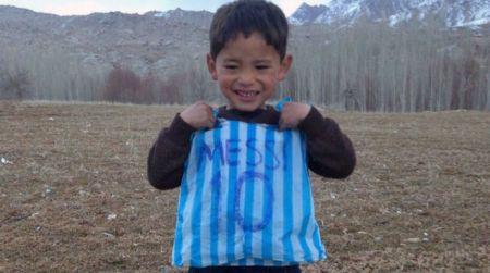 Ο Μέσι θα συναντήσει στην Βαρκελόνη τον 5χρονο Αφγανό Μουρτάζα