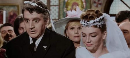 «… η γυνή να φοβήται τον άνδρα» επιχρωματισμένη στους κινηματογράφους