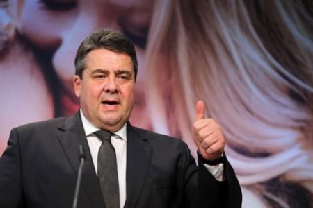 Γκάμπριελ:  Ελάφρυνση του ελληνικού χρέους με σοβαρές μεταρρυθμίσεις