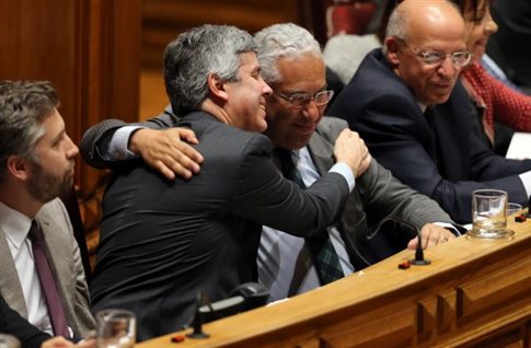 Πρώτο πορτογαλικό «ναι» στον προϋπολογισμό λιγότερης λιτότητας
