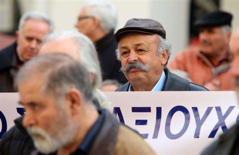 Μαχαίρι σε μεγάλες και μικρές συντάξεις, δίχως όφελος