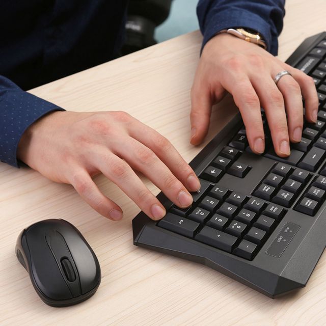 Τα ασύρματα ποντίκια κερκόπορτα στους υπολογιστές