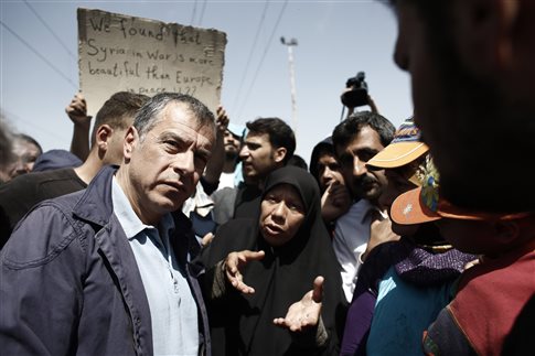 Θεοδωράκης: Αναγκαία η άμεση εκκένωση της Ειδομένης