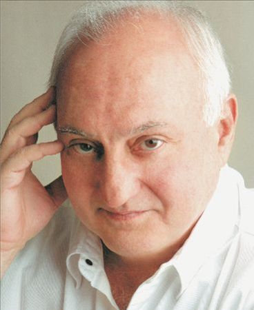 Πέθανε ο μεταφραστής των έργων του Σαίξπηρ Eρρίκος Μπελιές