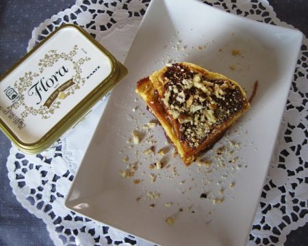 Κρέπα με πραλίνα, μπανάνες και τριμμένο μπισκότο