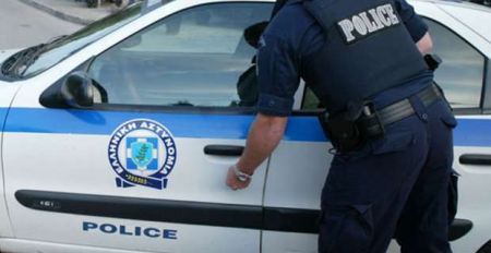 Πέθανε ο αστυνομικός που αυτοπυροβολήθηκε μέσα στην Τροχαία Αθηνών