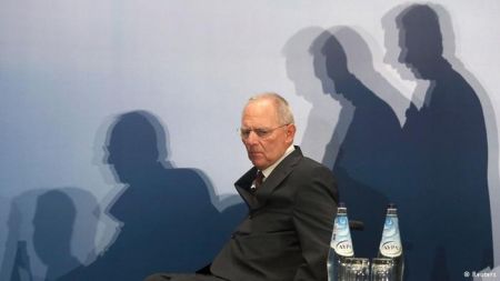 Γερμανόφωνα ΜΜΕ: Η Ελλάδα θα ανασάνει όταν φύγει ο Σόιμπλε