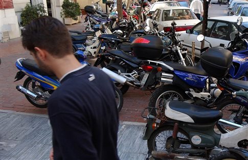 «Δαγκάνες» από τον Δήμο Αθηναίων για την αντικοινωνική στάθμευση