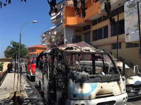 Στο ΚΑΤ τραυματίες του λεωφορείου που έπιασε φωτιά στην Αλβανία