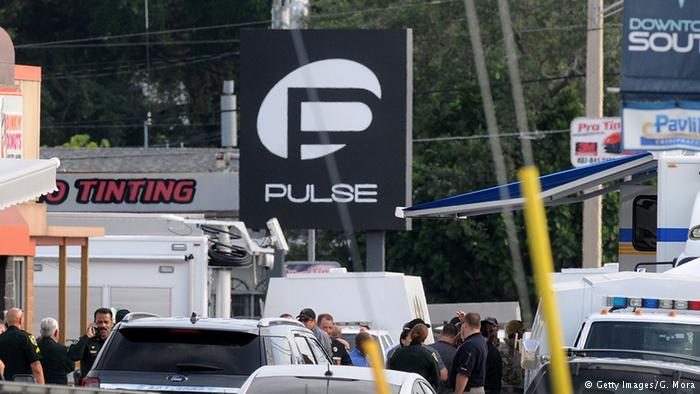 Γερμανόφωνα ΜΜΕ: Το μακελειό στο Ορλάντο ενισχύει τον Τραμπ