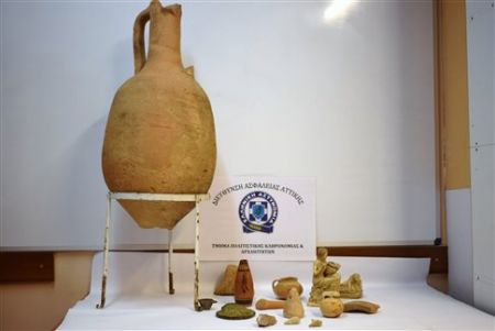 Τον έπιασαν με αρχαία σε φορτηγό