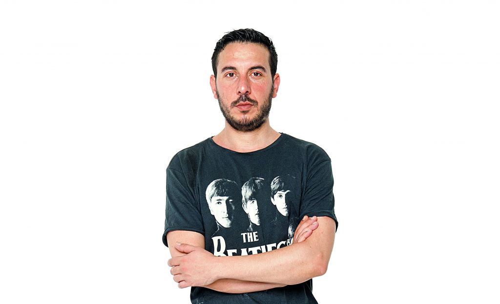 11 ερωτήσεις στον Ενκε Φεζολλάρι