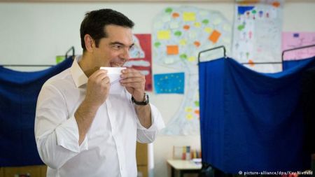 DW: Αποφυγή του Brexit με τη μέθοδο Τσίπρα;