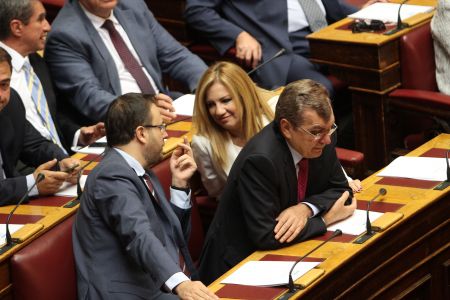 Δημοκρατική Συμπράταξη ρωτά για συντάξεις, μπλοκάκια, ΕΦΚΑ