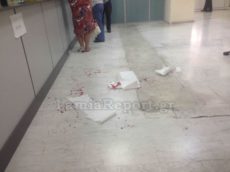 Επαγγελματίας αυτοτραυματίσθηκε μπροστά στο γκισε του ΟΑΕΕ