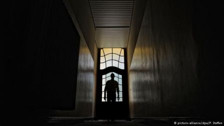 Deutsche Welle: Η κατάθλιψη δεν αποτελεί λόγο επιθέσεων