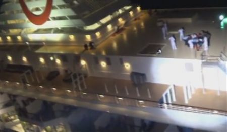 Βίντεο: Ελικόπτερο της Πολεμικής Αεροπορίας παραλαμβάνει τραυματία μεσοπέλαγα