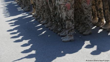 DW: Έλληνες οπλίτες στον γερμανικό στρατό;