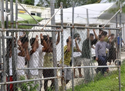 Αυστραλία: Κλείνει αμφιλεγόμενο κέντρο προσφύγων στον Ειρηνικό | tovima.gr