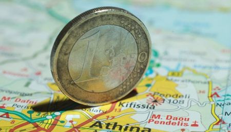 Reuters: Η Ελλάδα εξετάζει έξοδο στις αγορές μετά την ένταξη στο QE