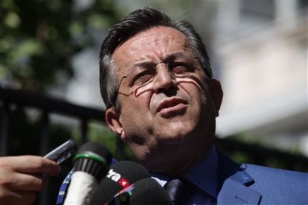 Νικολόπουλος μηνύει Παπανδρέου για εσχάτη προδοσία