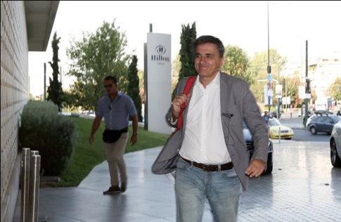 Επιμένει στο «όχι» το κουαρτέτο για τον ακατάσχετο λογαριασμό