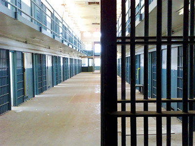 Νέα αναστάτωση στις φυλακές με κατηγορίες για «ευνοϊκή μεταχείριση μέλους της 17Ν»