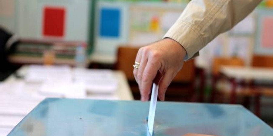 Δημοσκόπηση: Στις 10 μονάδες το προβάδισμα της ΝΔ