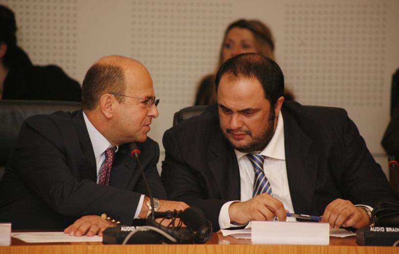 Αλαφούζος και Μαρινάκης κατέθεσαν την πρώτη δόση για τις τηλεοπτικές άδειες