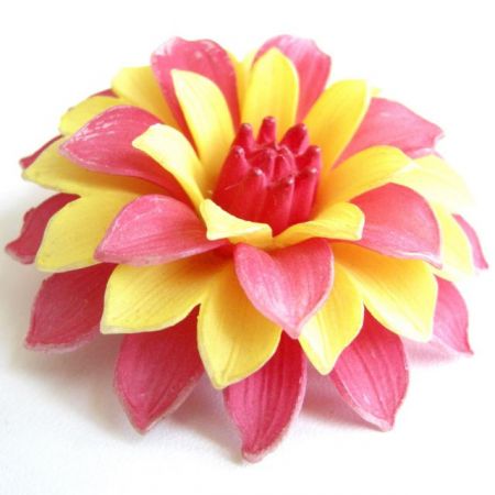 Πλαστικά φυτά που «ανθίζουν»