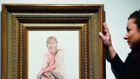 Δολάρια, μπικίνι και μεγάλες κοιλιές