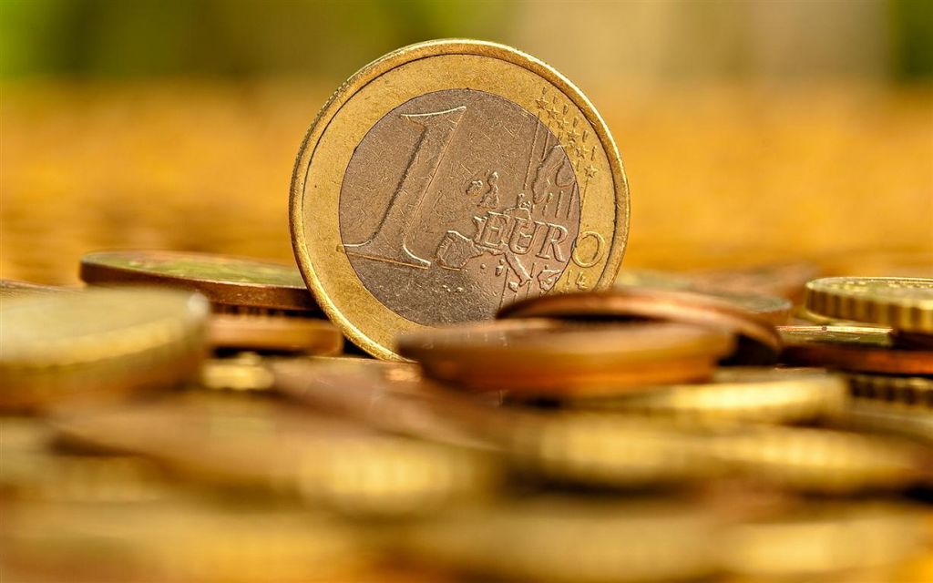 ΙΟΒΕ: Ηπιότερη ύφεση φέτος, ανάπτυξη μέχρι 2% το 2017