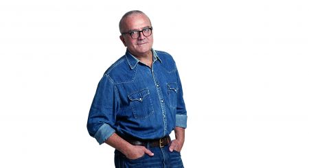 11 ερωτήσεις στον Αρη Δαβαράκη