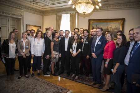 Τσίπρας: Προτιμώ να κερδίζω τις εκλογές παρά τις δημοσκοπήσεις