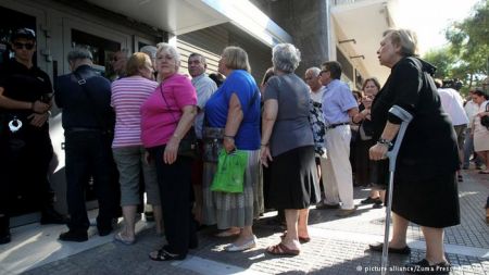 Γερμανικά ΜΜΕ: Και άλλα δισεκατομμύρια για μια καμένη χώρα