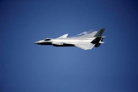 Η Κίνα παρουσιάζει το πρώτο της μαχητικό αεροπλάνο stealth